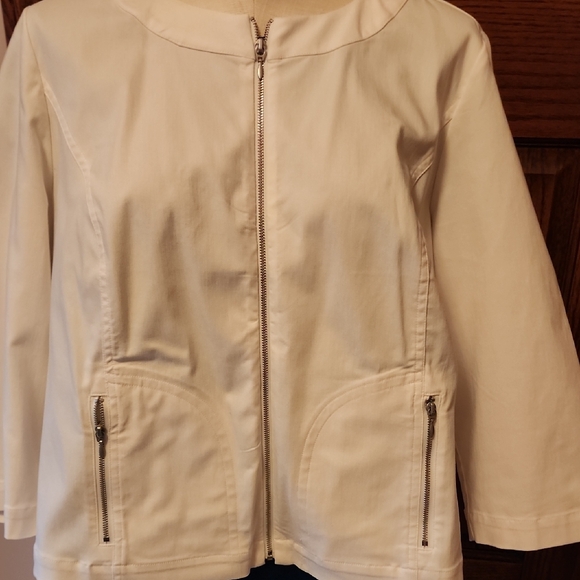 Chico's White Blazer with  Stretch Fabric and Open Front - Picture 4 of 9